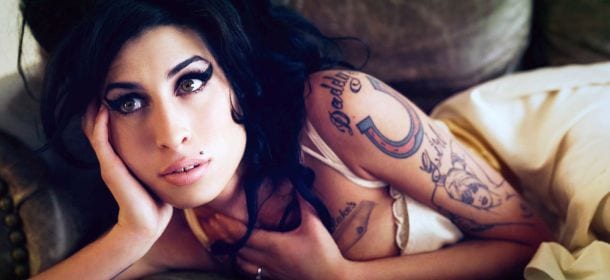 amy_winehouse_facebook_01