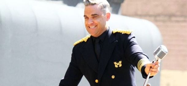 robbie_williams_go_gentle_005