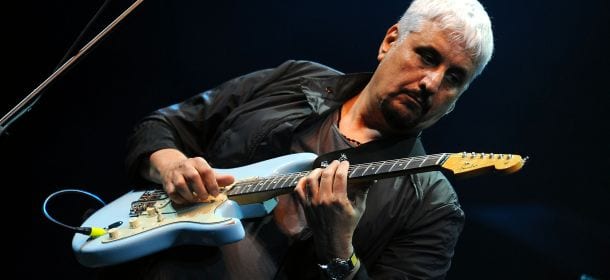 pino_daniele_a_testa_in_giù