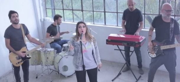 Deborah Iurato, energia e passione in "Dimmi dov'è il cielo" [VIDEO UFFICIALE]