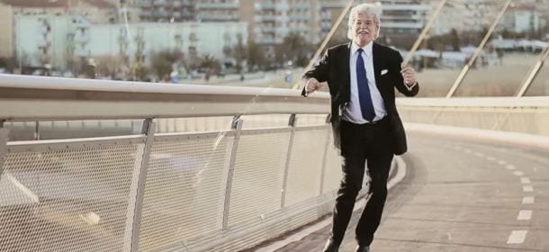 Antonio Razzi, il senatore si scatena in "Famme Cantà" [VIDEO UFFICIALE]
