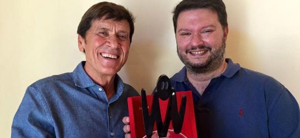 Gianni Morandi premiato ai Macchianera Italian Awards: è lui il personaggio dell'anno 2015