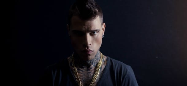 Fedez, "21 grammi": successo e soldi non rendono felici, le piccole cose sì [VIDEO]