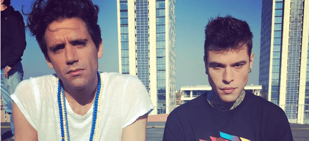 Fedez e Mika insieme su un tetto per il set del video di 'Beautiful Disaster'