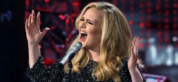 Adele vittima di un hacker: pubblicate in rete le sue foto private