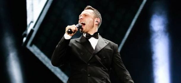 Tiziano Ferro, in studio per il nuovo album lancia un messaggio sociale