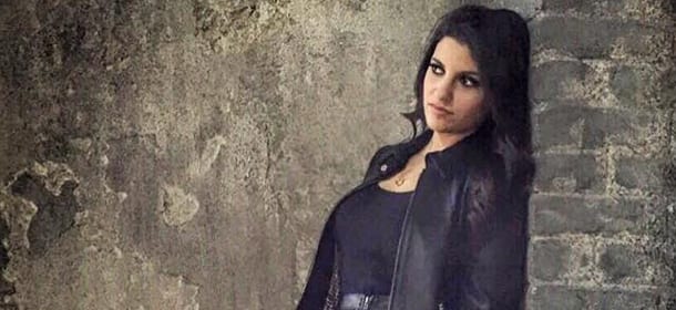 Deborah Iurato svela la copertina dell'album Sono ancora io con un gioco social