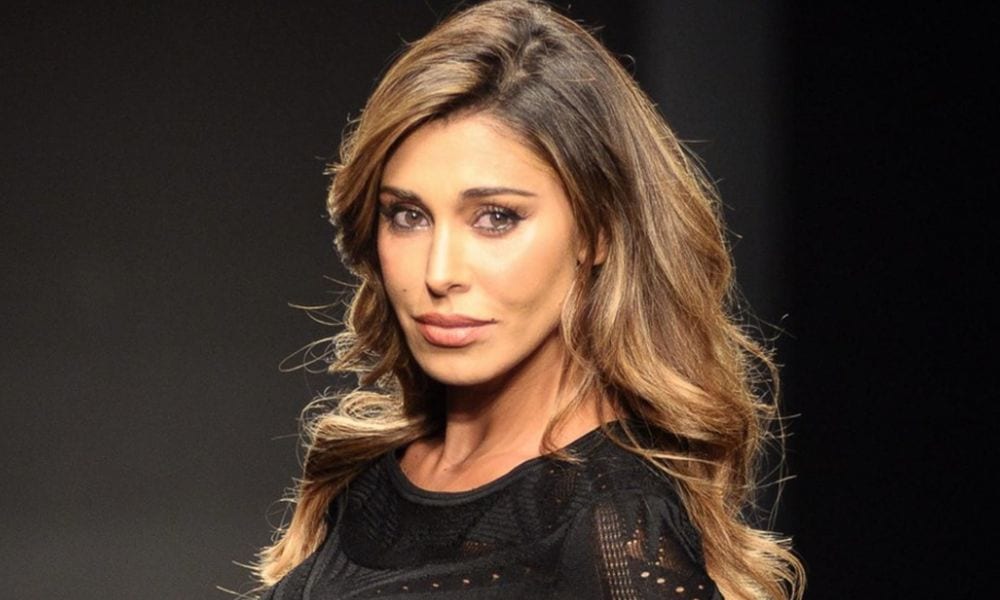 Belen interpreta E... di Vasco Rossi: la nuova prova da cantante convince i fan [VIDEO]