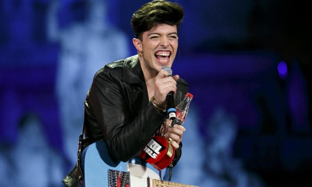 Stash cerca di saltare la fila al concerto di David Gilmour? Fischi per il cantante dei The Kolors