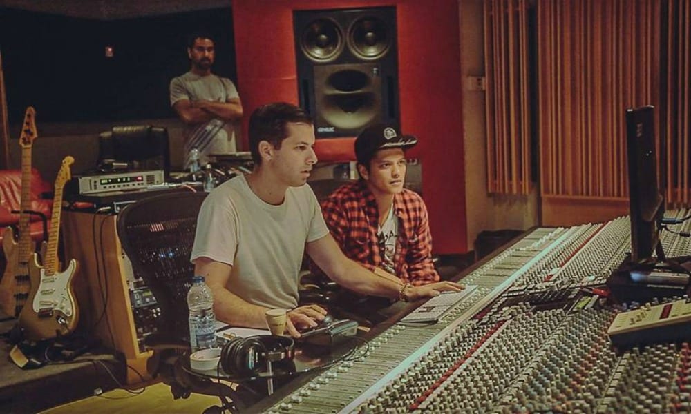 "Uptown Funk", Bruno Mars e Mark Ronson denunciati per plagio dai Collage