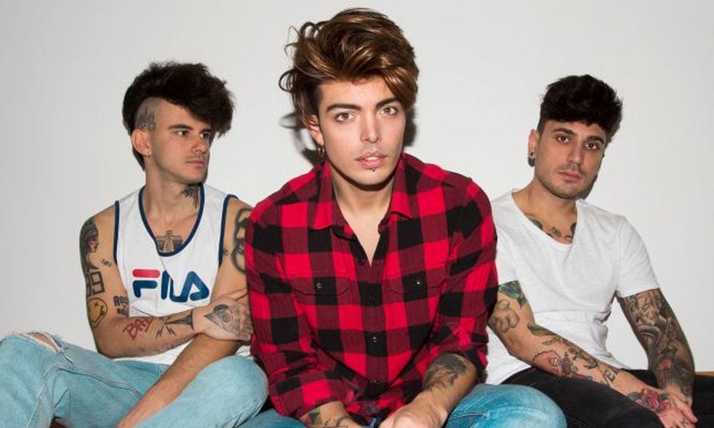 J-Ax e Fedez tornano in radio con Stash dei The Kolors e Levante