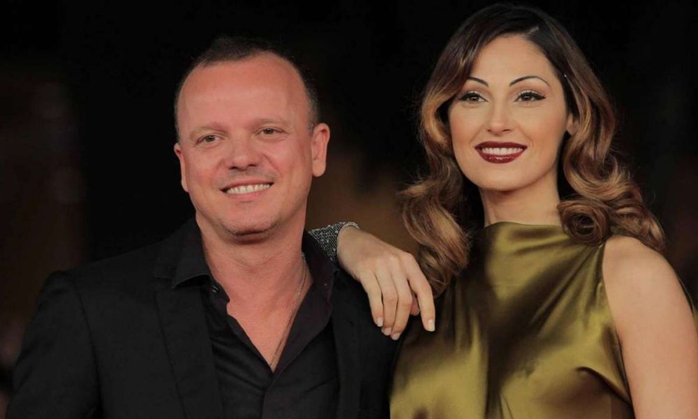 Capodanno 2017: Gigi D'Alessio e Anna Tatangelo sul palco insieme [VIDEO]