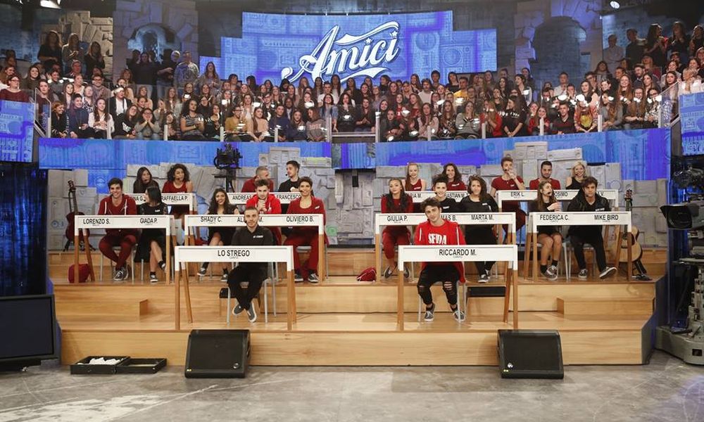 Amici 16, anticipazioni settima puntata: un allievo cacciato e uno sospeso [SPOILER]