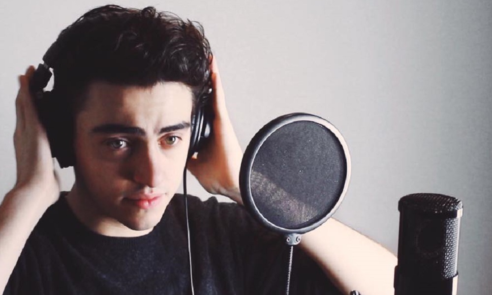 Michele Bravi: "Dire che sono un cantante dei talent è riduttivo"