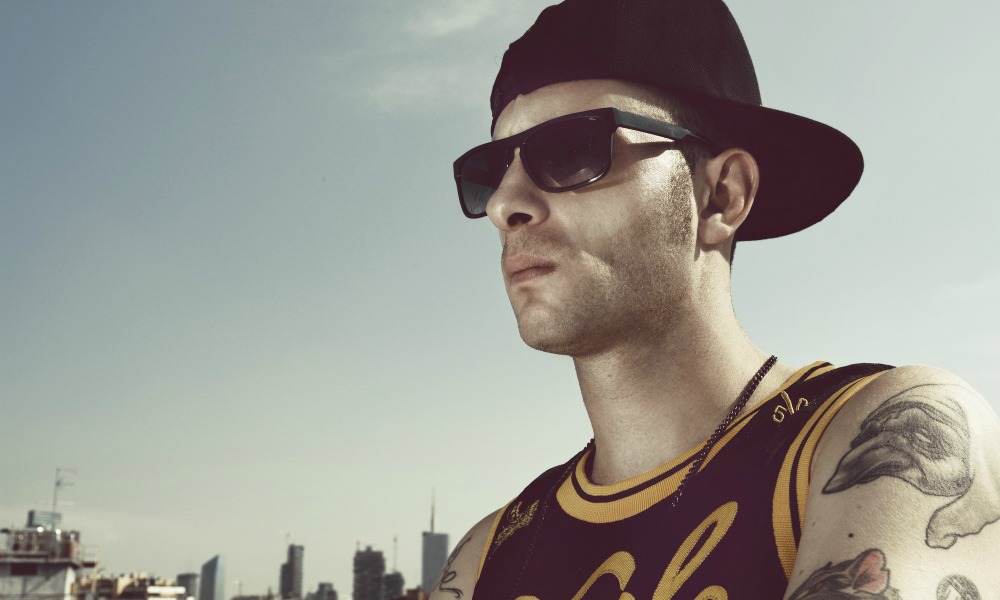 Clementino, i saluti a Velvet Mag dal Festival di Sanremo 2017 [VIDEO]
