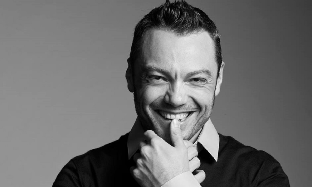 Tiziano Ferro compie 37 anni: doppio 45 giri in arrivo [VIDEO]