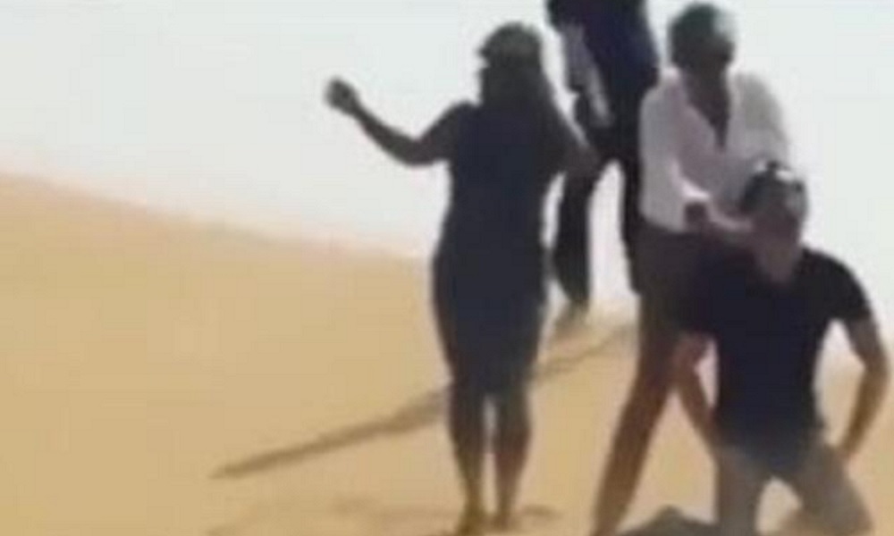 Simula esecuzione dell'Isis: bufera contro Rod Stewart [VIDEO]