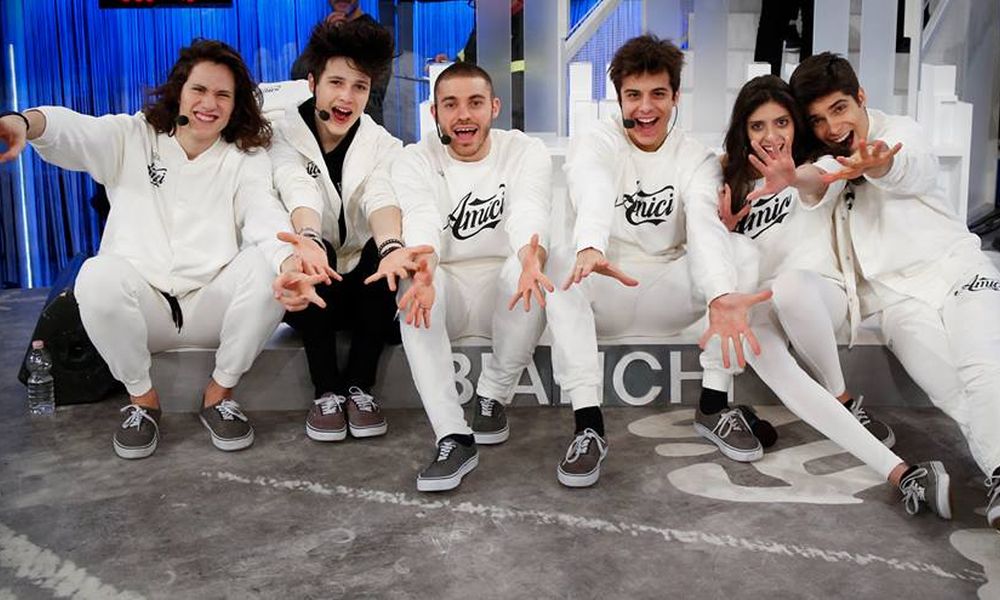 Amici 16, prima puntata del serale: eliminato un cantante [ANTICIPAZIONI]