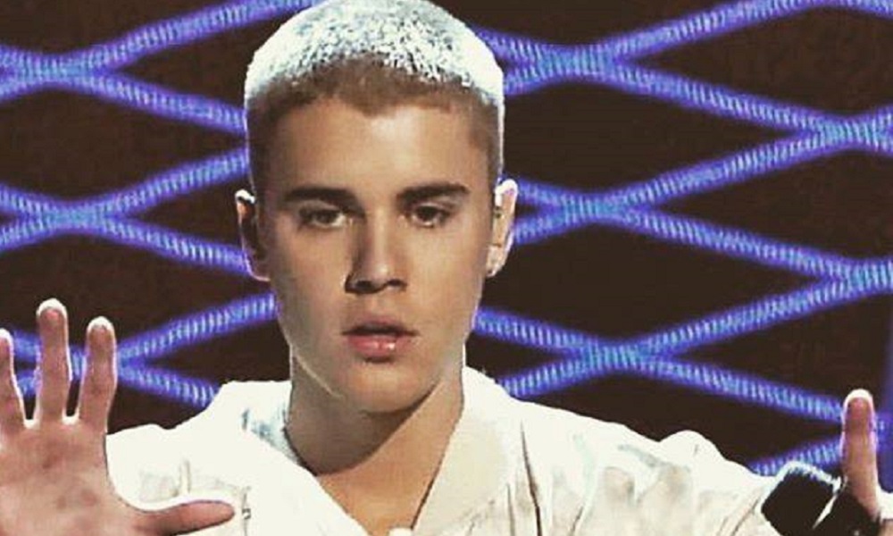 Justin Bieber fa 23 anni: compleanno in studio per la popstar [VIDEO]