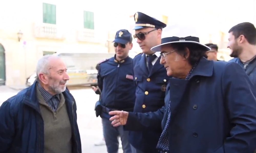 Al Bano, scontro con un anziano per il cachet a San Severo: "Qui gratis? Non ci credo" [VIDEO]