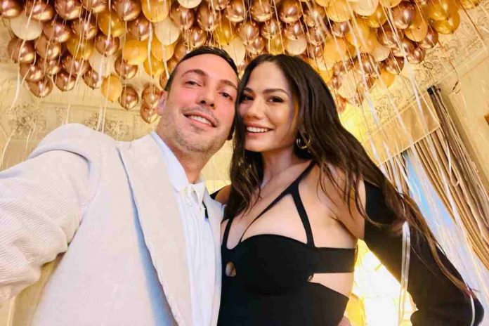 Demet Ozdemir e Oguzhan Koc Demet Ozdemir e le nozze con Oguzhan: il particolare 'imbarazzante'