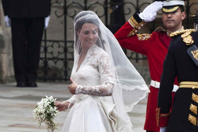 Kate Middleton, la verità sull'abito da sposa