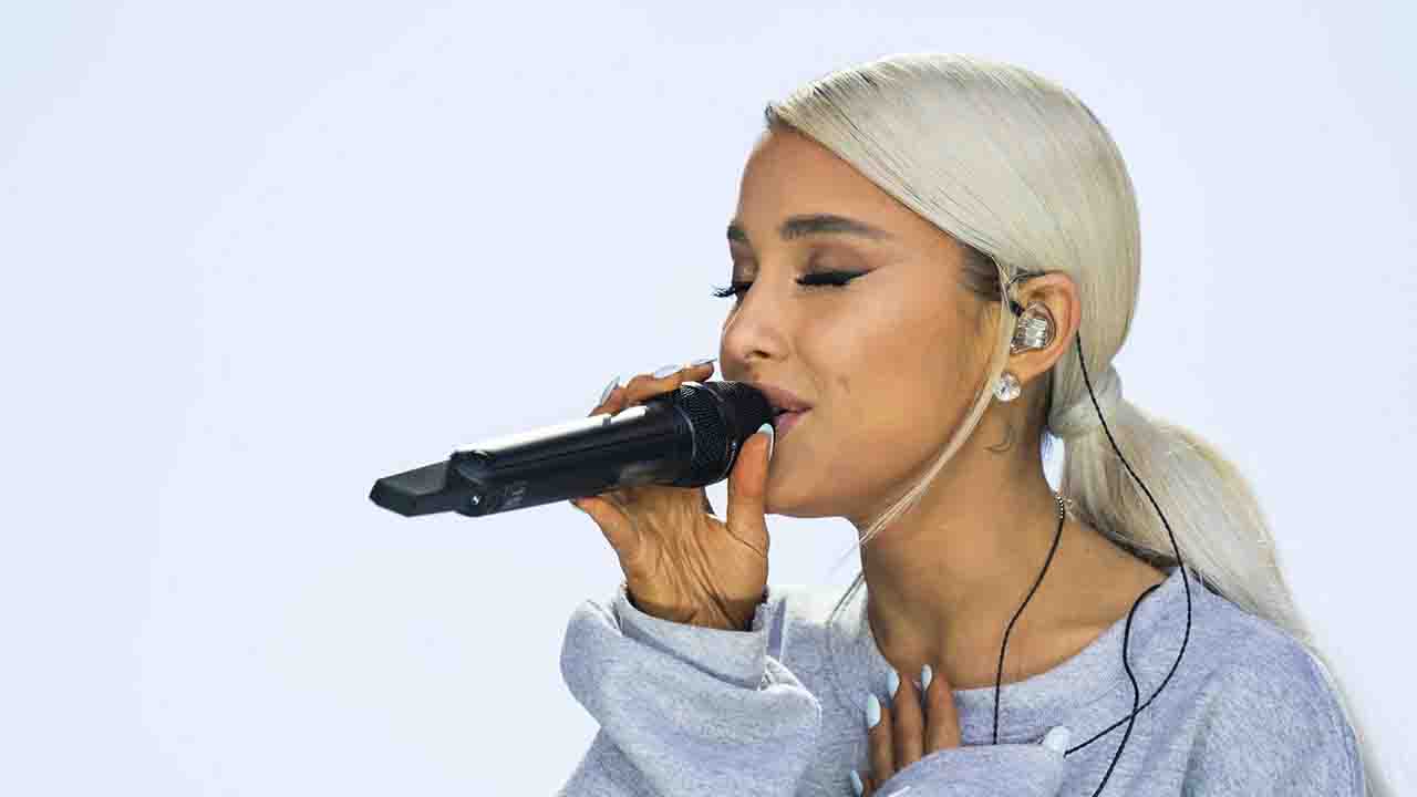 Ariana Grande Velvetmusic 230412