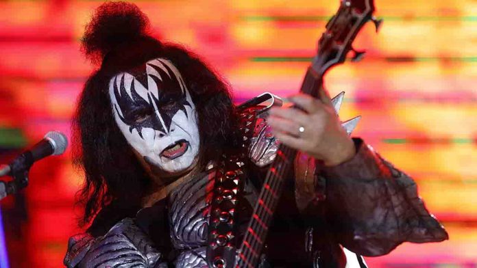 Kiss Gene Simmons Velvetmusic 230418