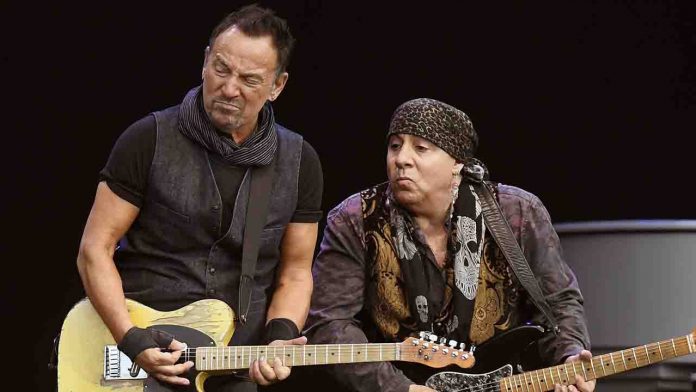Bruce Spingsteen Velvetmusic 230421 Bruce Spingsteen Velvetmusic 230421