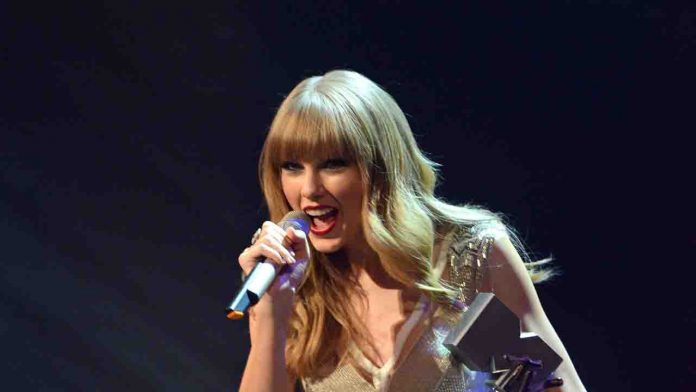 Taylor Swift Velvetmusic 230418