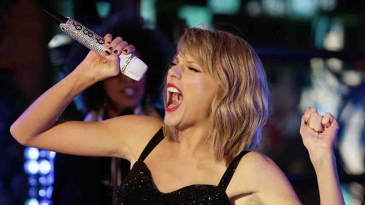Taylor Swift Velvetmusic 230404