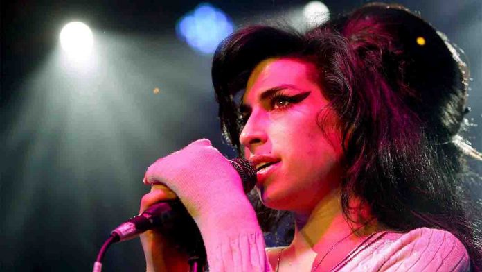 Amy Winehouse Velvetmusic 230504