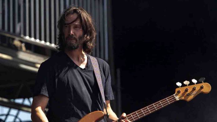 Keanu Reeves VelvetMusic 230529