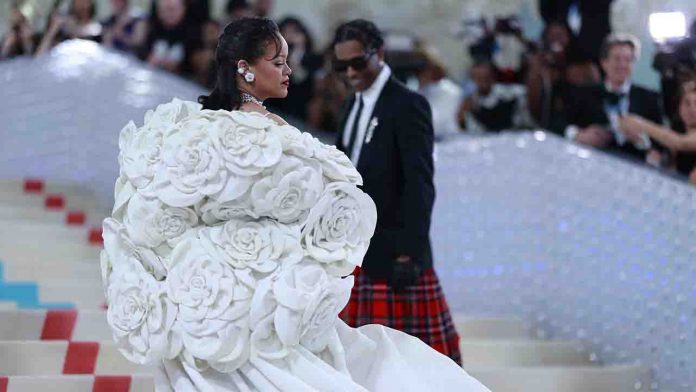 Rihanna Velvetmusic 230503