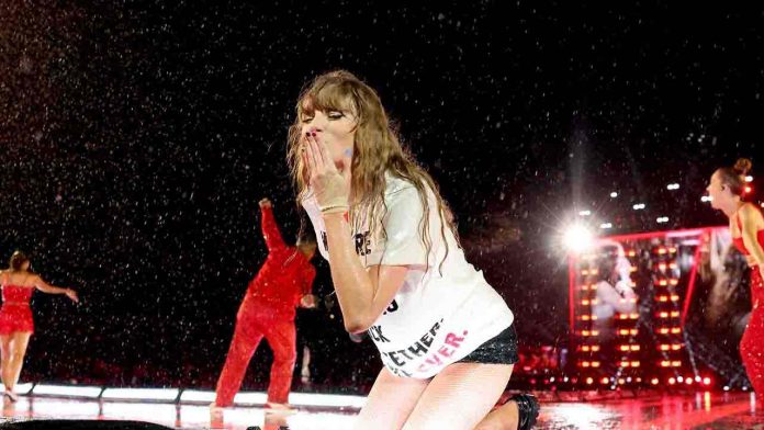 Taylor Swift VelvetMusic 230516