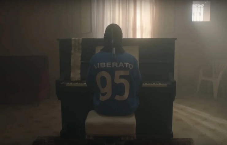 Liberato canta per la vittoria del Napoli.