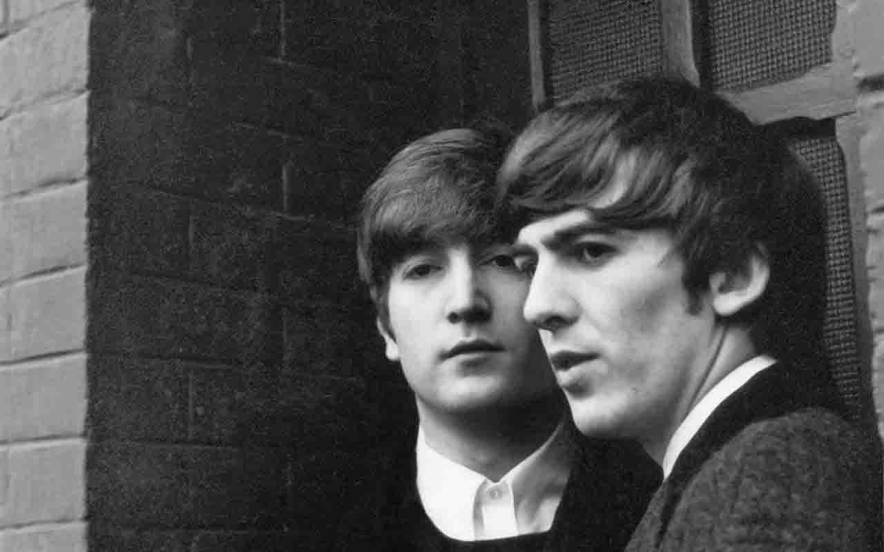 John e George in una foto di Paul McCartney