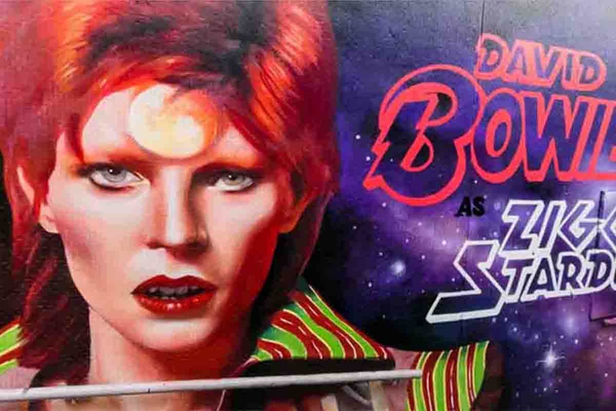 Uno dei manifesti disegnati da David Bowie per il tour di Ziggy Stardust