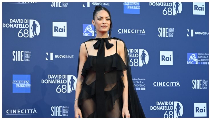 Elodie red carpet