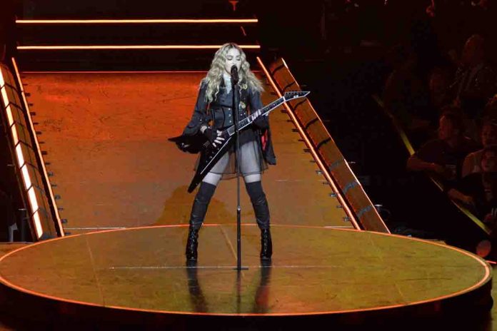 Tour Rinviato dopo il ricovero d'urgenza per Madonna