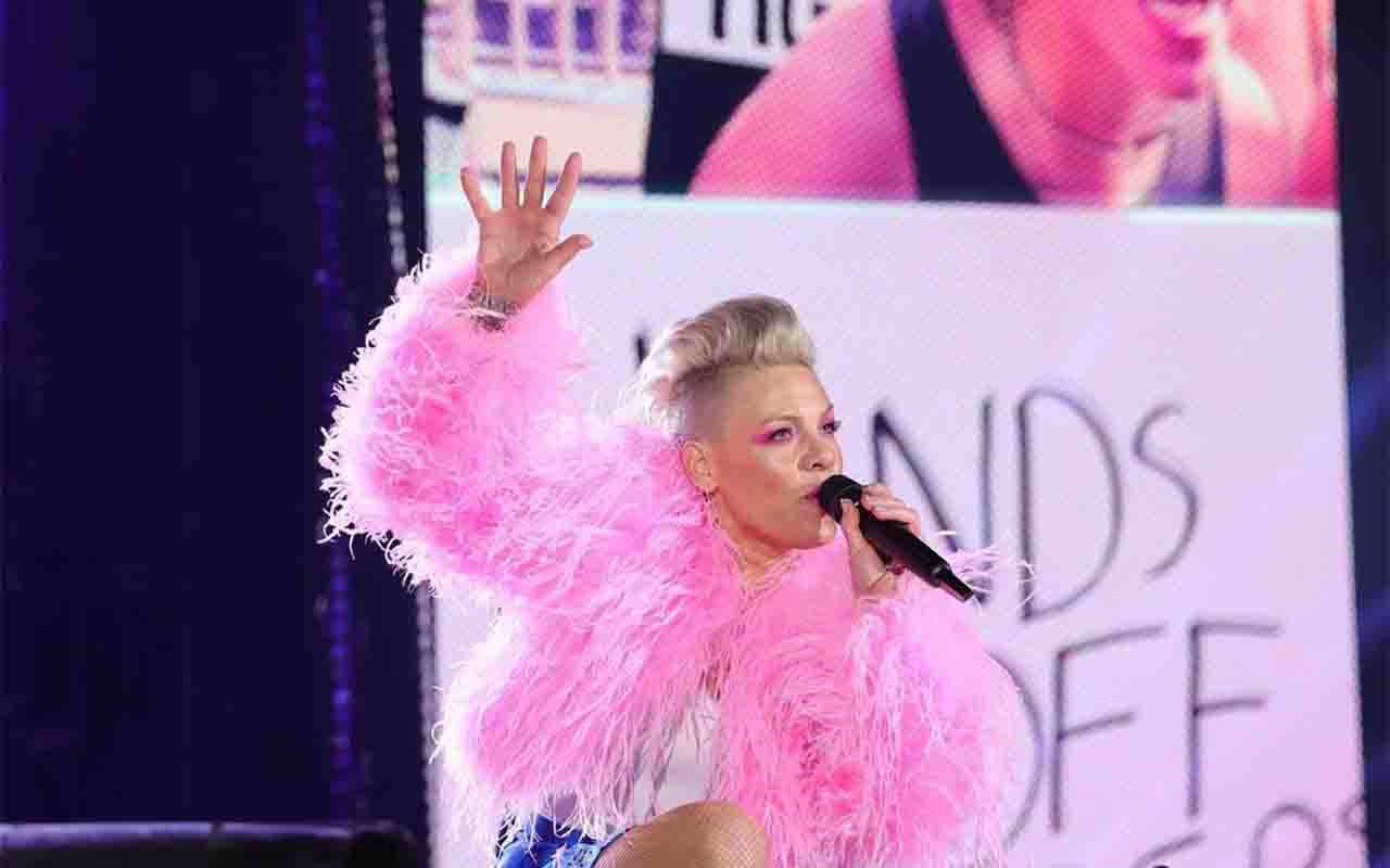 Pink sul palco del suo nuovo Tour