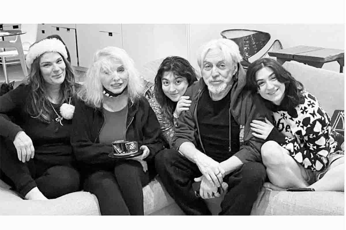 Da sinistra Barbara, la miglie di Stein,Deborah Harry, Vali, Christ Stein e Akira la ragazza scomparsa