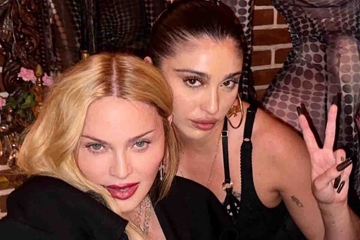 Madonna con la sua primogenita, Lourdes