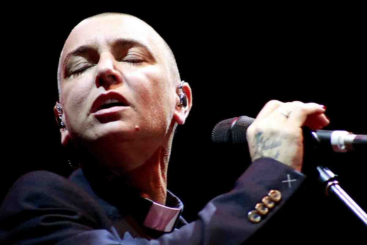 Un lutto personale devastante nella vita molto sofferta di Sinead O'Connor