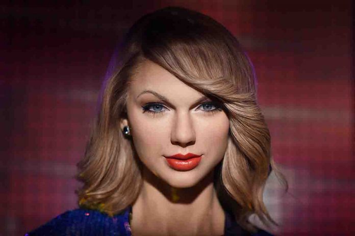 Taylor Swift Sembra Taylor Swift, in realtà è il suo modello di cera di Madame Tussaud