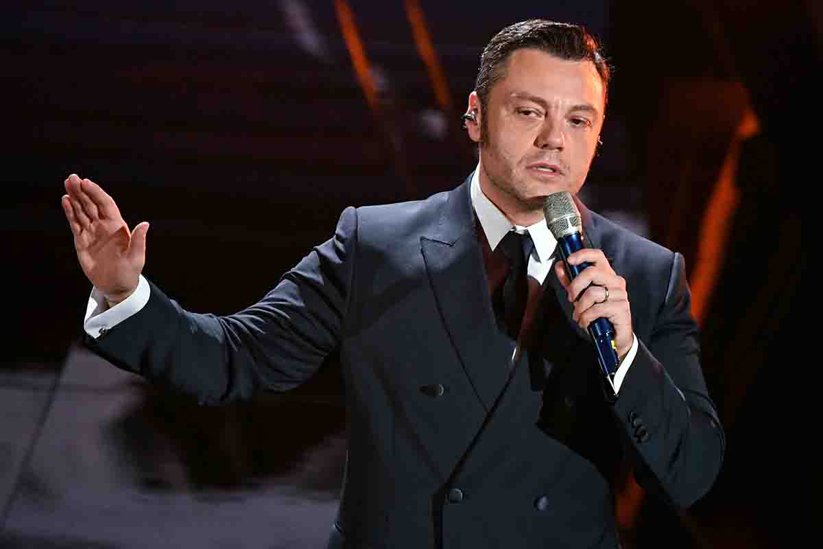 Tiziano Ferro confessa una grave notizia ai suoi fan