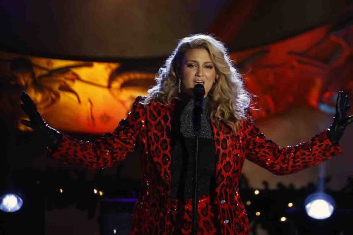 Tori Kelly Tori Kelly sul palco, si è sentita male dopo le prove del suo prossimo show