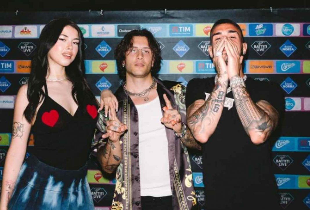 AVA Anna Capo Plaza Testo E Significato Di Vetri Neri La Canzone AVA Anna Capo Plaza Testo E Significato Di Vetri Neri La Canzone