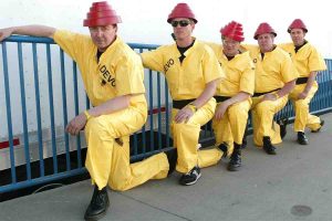 I Devo in una foto promozionale del 2004