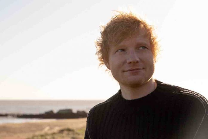 Un'immagine del video di Ed Sheeran Salt Water